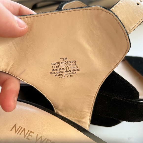 Nine West black short heels - Picture 3 of 6